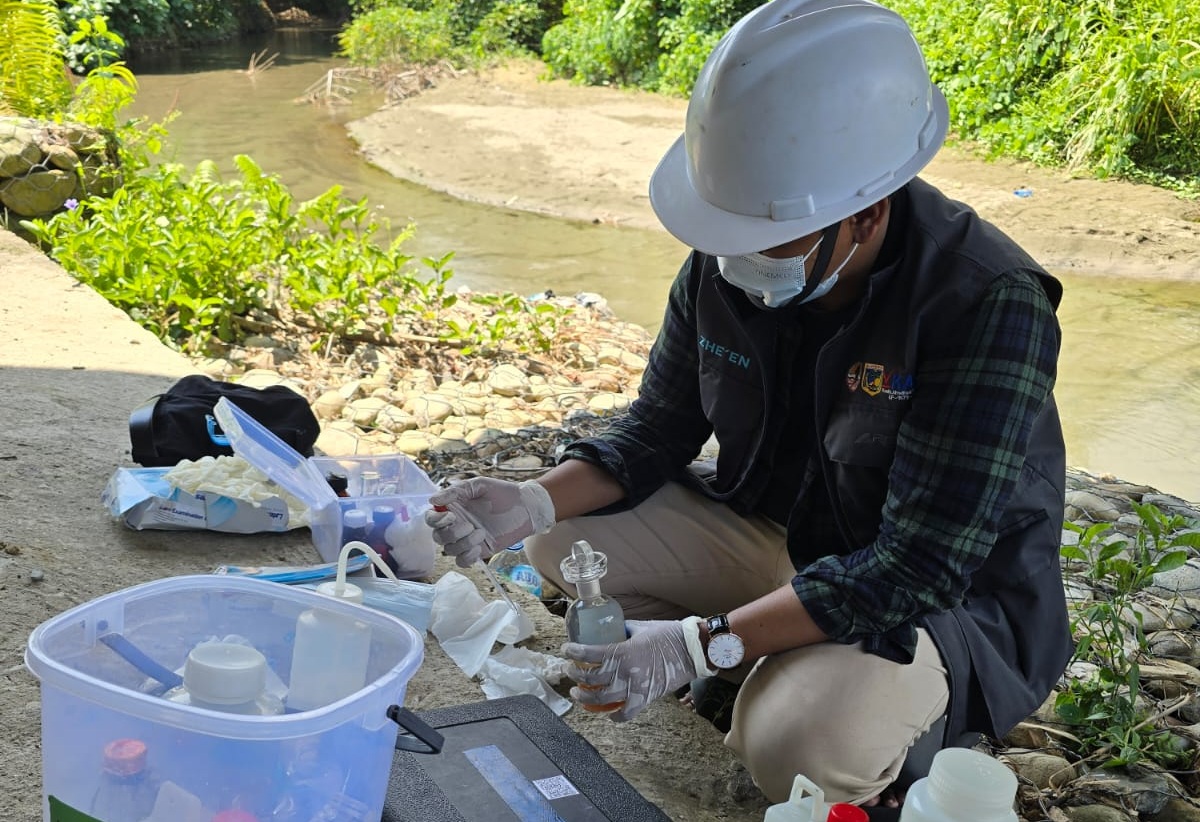 Sampling Air Sungai